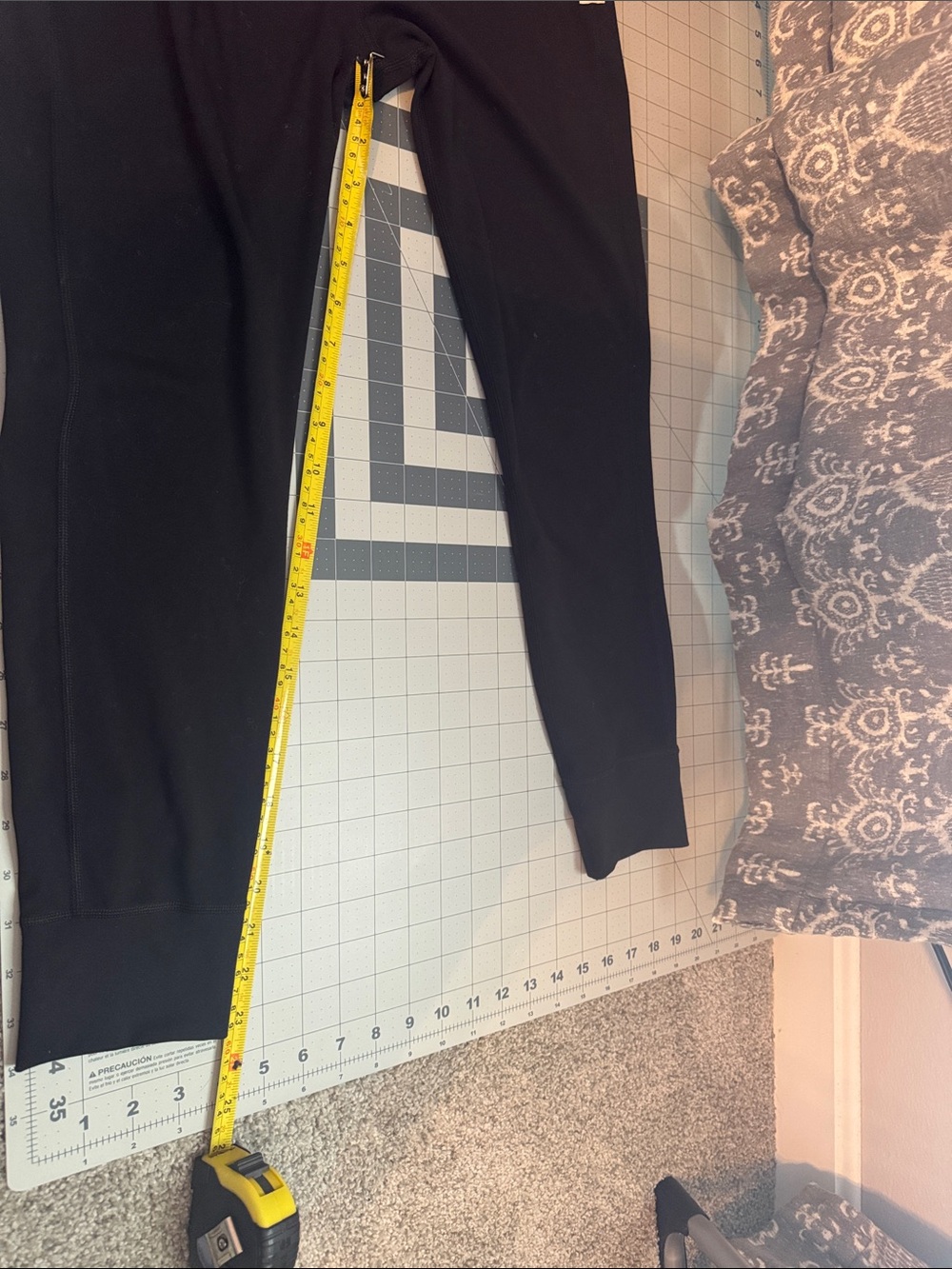 Vuori Black Women's Leggings Joggers - Picture 4 of 4